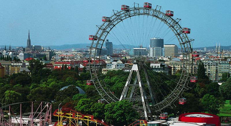 Vienna: Full-Day Private Tour including Schönbrunn Palace - Hotel Pickup and the 4-Hour Ringstraße Drive in a Van or Limousine