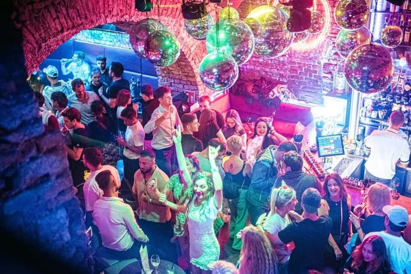 Vienna: Guided Pub Crawl with Club Entry - Dick Mack’s Meeting Point: Easy Access, Real-Deal Pub Energy