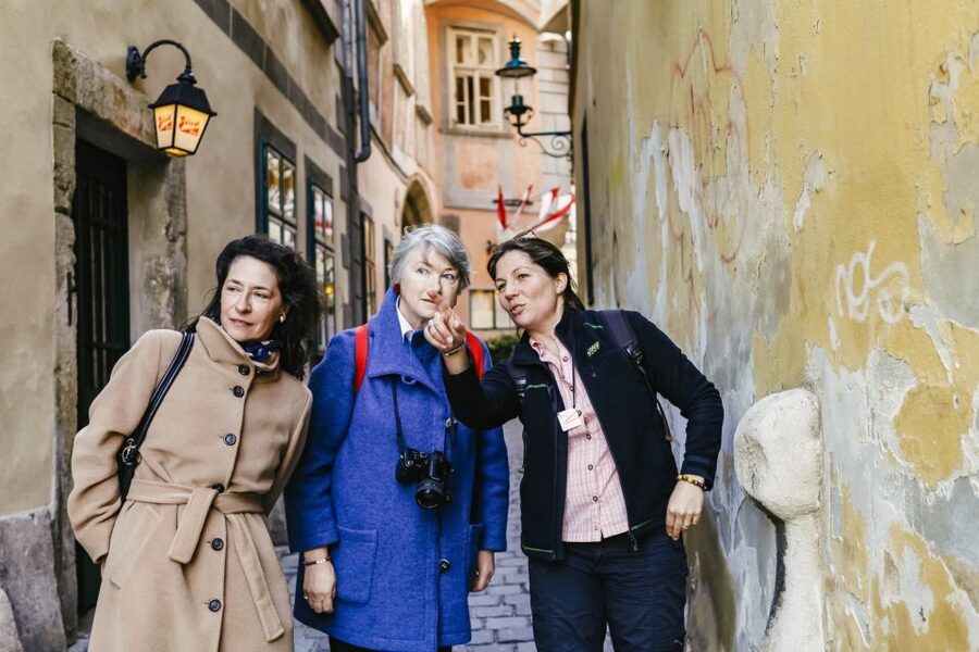 Vienna: Guided Walking Tour of City Center Highlights - Practical tips for a smooth walk in Vienna’s weather and crowds