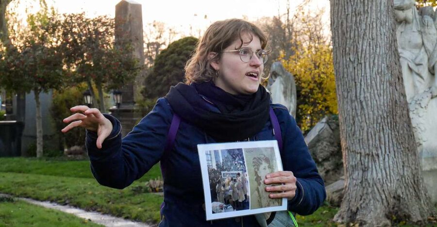 Vienna: Guided Walking Tour of the Central Cemetery - How the guide keeps a 2-hour tour from feeling rushed