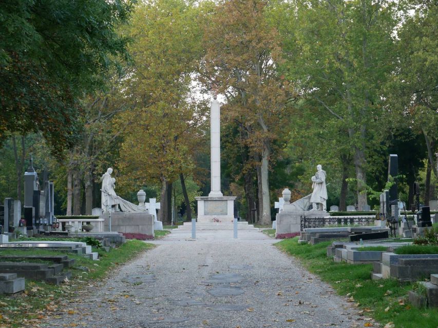 Vienna: Guided Walking Tour of the Central Cemetery - Beyond the famous names: real Viennese stories you can feel