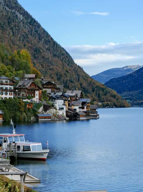 Vienna: Hallstatt Guided Tour with Hotel Pickup & Drop-off - Arriving in Hallstatt: a guided loop that keeps you oriented