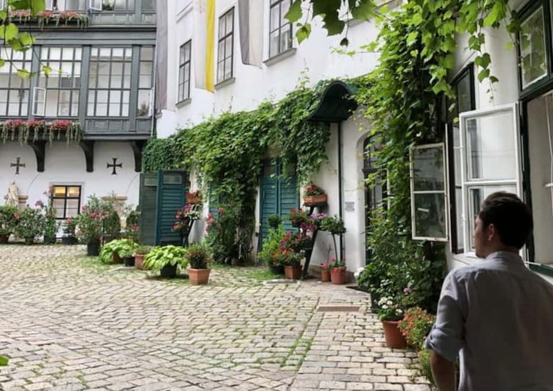 Vienna: Hidden courtyards Guided walking tour - Who this courtyard tour suits best
