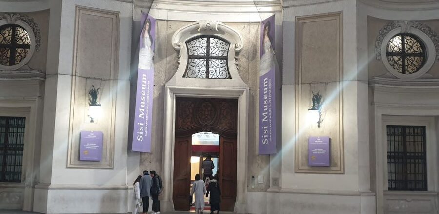 Vienna: Hofburg Palace and Principessa Sissi Tour - Who should book this tour, and who might pass