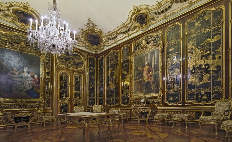 Vienna: Hofburg Palace and Sisi Museum Skip-the-Line Tour - Imperial rooms and personal objects: how to get more out of your visit