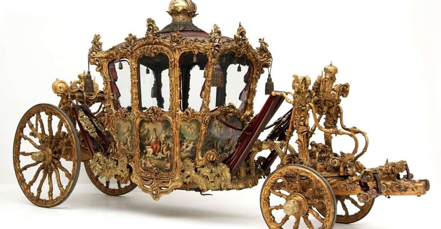 Vienna: Imperial Carriage Museum in Schönbrunn Palace Ticket - Sisi Trail: Elisabeth’s carriages, saddle, riding chapel, and dresses