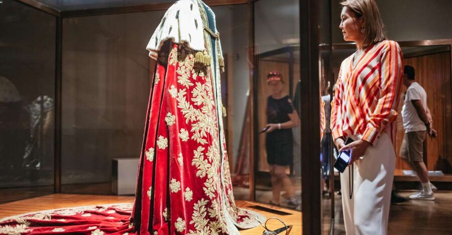 Vienna: Imperial Treasury in the Hofburg Palace - Inside the Hofburg Swiss Wing: why the Imperial Treasury feels different