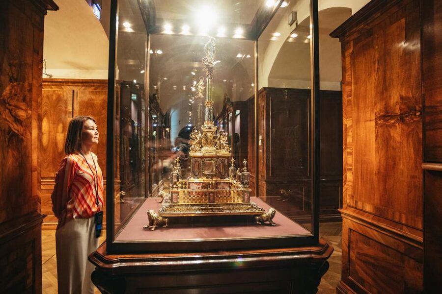 Vienna: Imperial Treasury in the Hofburg Palace - Price and value: is 18 dollars worth it?