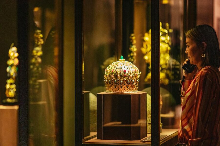 Vienna: Imperial Treasury in the Hofburg Palace - Who should book this Hofburg treasure chamber?