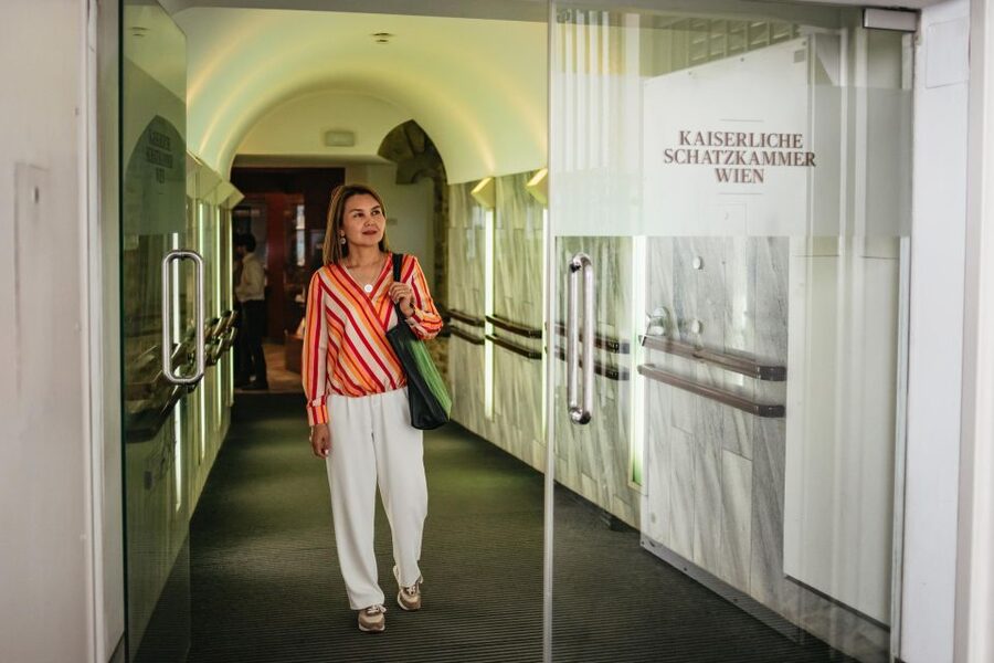 Vienna: Imperial Treasury in the Hofburg Palace - Your main stops: crowns, relics, and the stories they tell