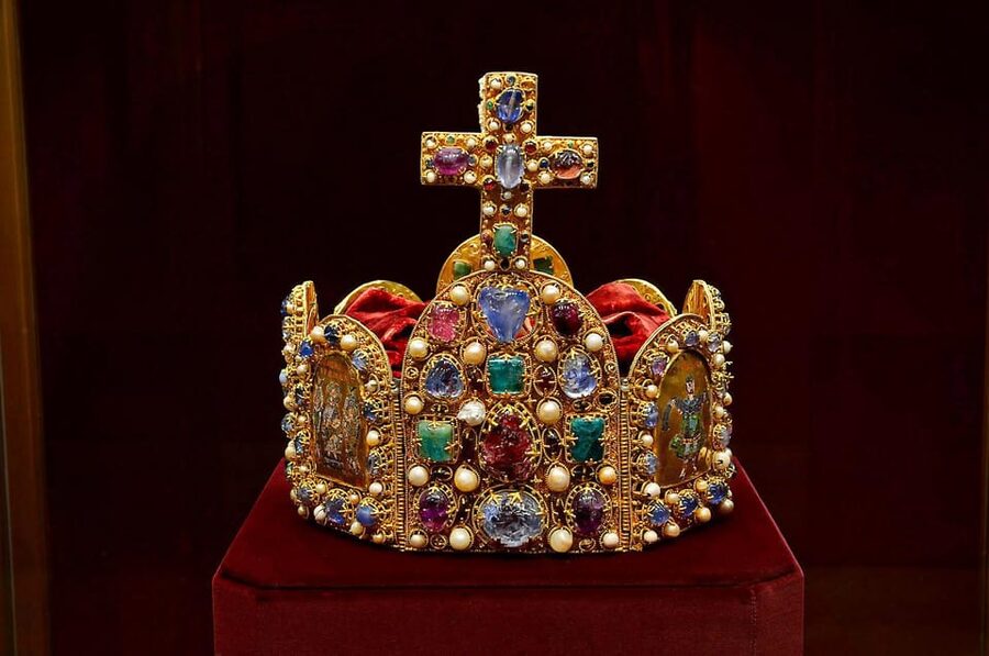 Vienna: Imperial Treasury & New Hofburg Palace Combo Ticket - What This Imperial Treasury and New Hofburg Combo Ticket Actually Does