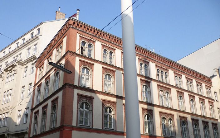 Vienna: Jewish Life in Leopoldstadt 2-Hour Walking Tour - Following the Path of Remembrance plaques