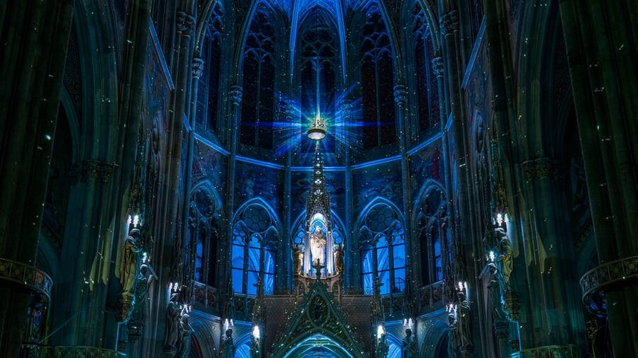Vienna: Light of Creation Votive Church Immersive Light Show - Dress for the cold and plan for the no-bathroom rule