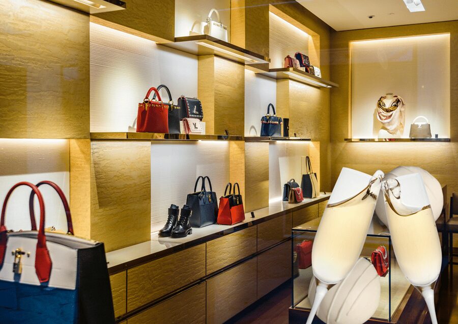 Vienna: Luxury Vintage Fashion Walking Tour - How this Vienna vintage fashion walk really works