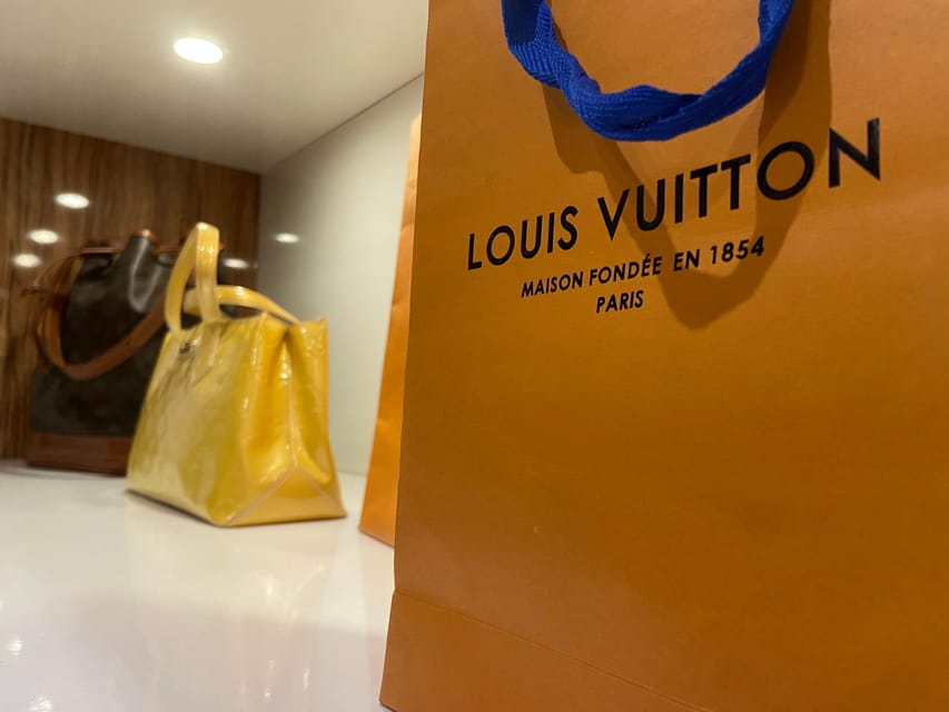 Vienna: Luxury Vintage Fashion Walking Tour - The fashion guide angle: what you learn before you shop
