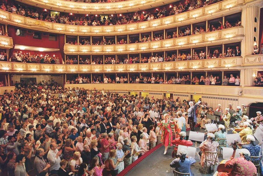 Vienna: Mozart Concert at the Vienna State Opera - The program: overtures, arias, duets, and then Strauss takes over