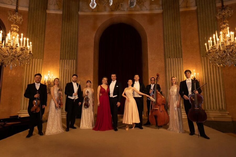 Vienna: Mozart & Strauss Classical Concert at Börse Palace - When opera singers and ballet enter the picture