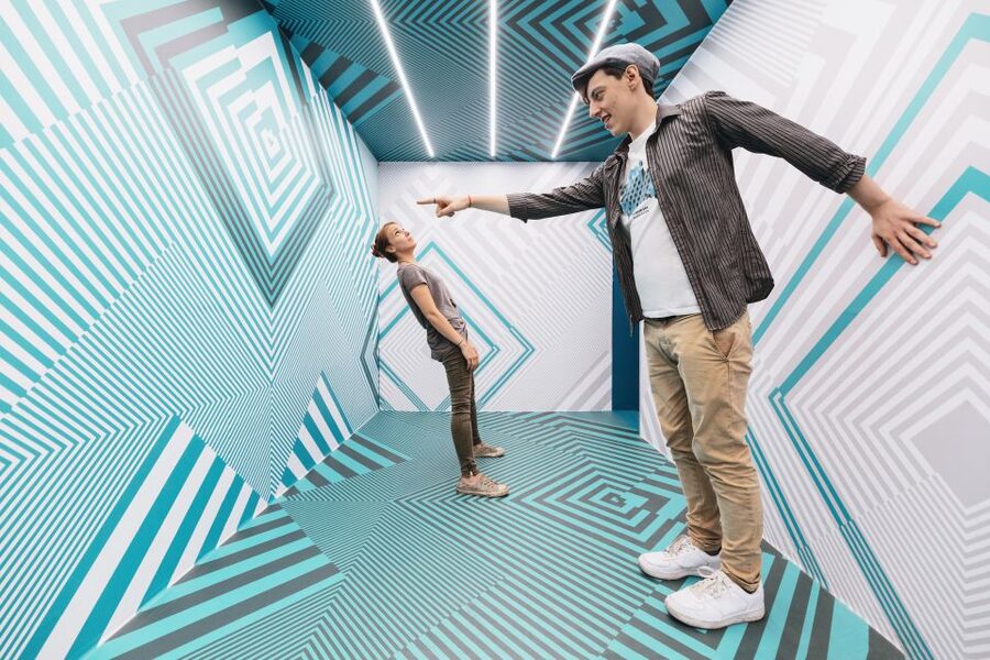 Vienna: Museum of Illusions Vienna Admission Ticket - Ames Room: grow and shrink without any special effects