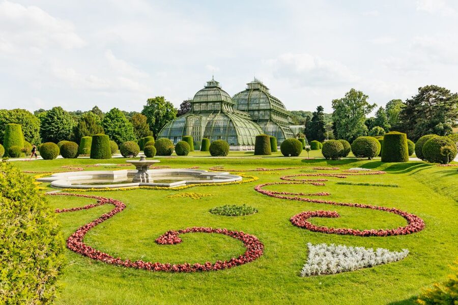 Vienna: Panorama Train Tickets to explore Schönbrunn Palace - Comfort, mobility, and when the train is your best friend