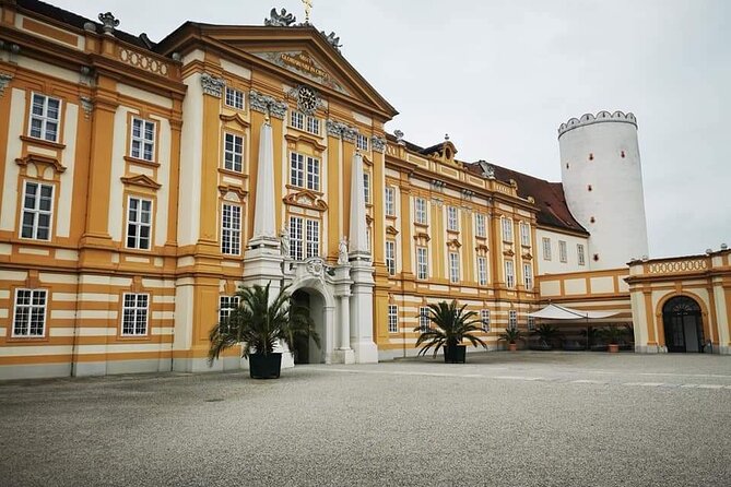 Vienna: Private Tour Wachau Dürnstein and Melk - Included snacks and one glass of sparkling wine: small perks that matter