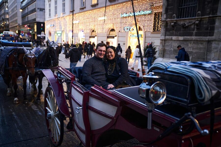 Vienna: Professional Proposal Photographer - Vienna Backdrops, Historic Landmarks and Romantic Quiet Corners
