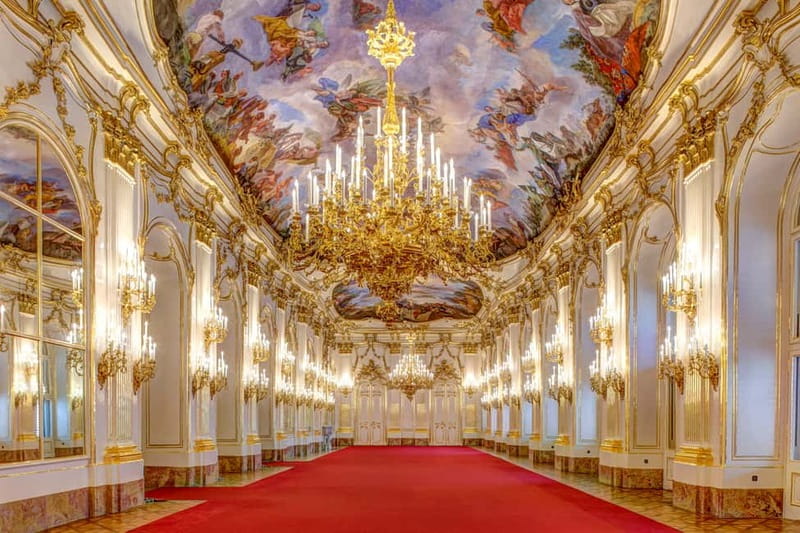 Vienna: Schönbrunn Palace Evening Tour, Dinner and Concert - A Palace That Feels Like It Is Yours After Closing