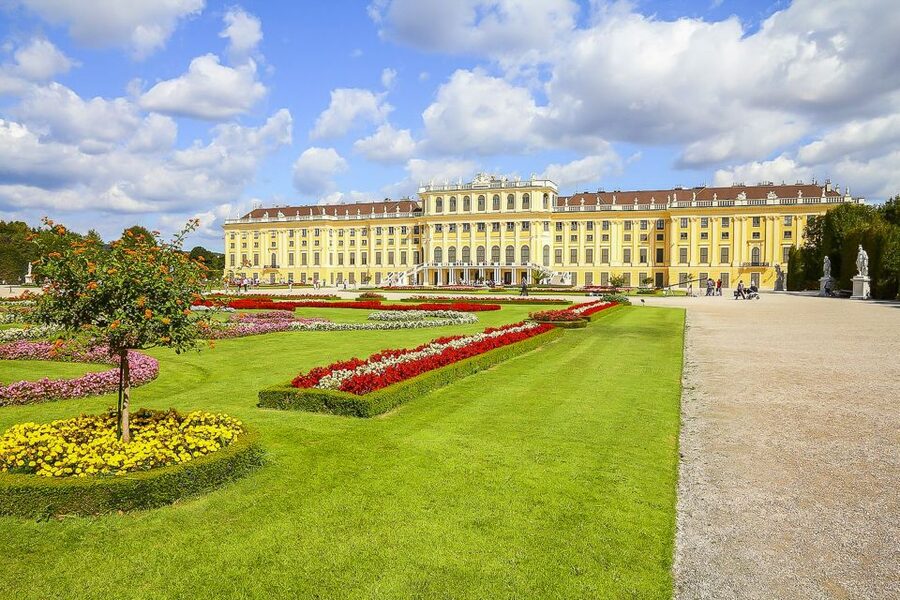 Vienna: Schönbrunn Palace & Gardens Skip-the-Line Tour - Meeting at Ehrenhof Fountain, Then Getting Oriented Fast