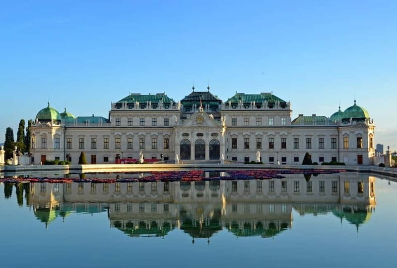 Vienna: Sightseeing Tour in an 8 seats electric classic car - Past gardens to the edge of the old town wall