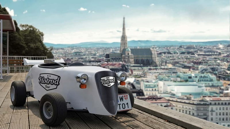 Vienna: Sightseeing Tour in Hotrod - Heroes’ Square and Hofburg Palace photo stops that make it feel real
