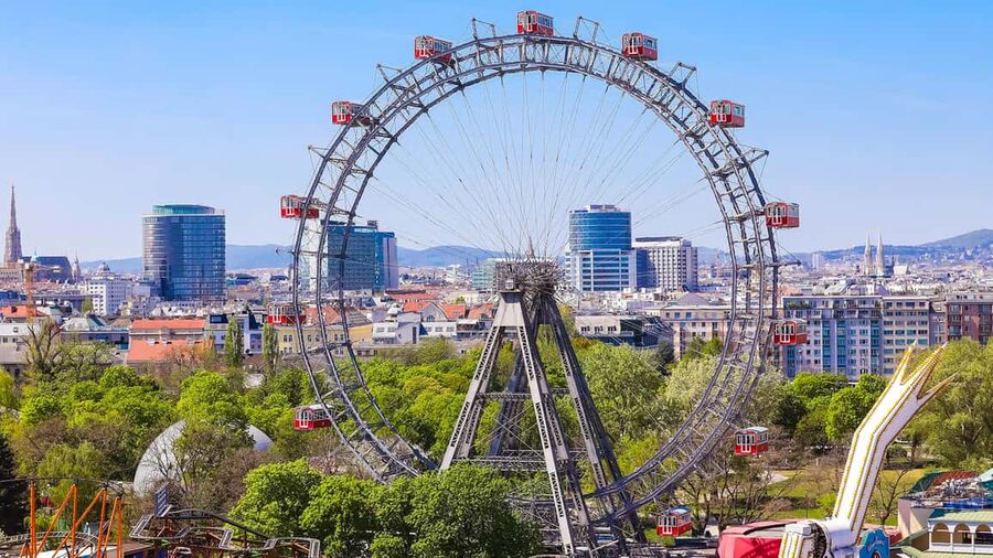 Vienna: Skip-the-cashier-desk-line Giant Ferris Wheel Ride - Vienna’s Giant Ferris Wheel is the Prater’s most useful shortcut