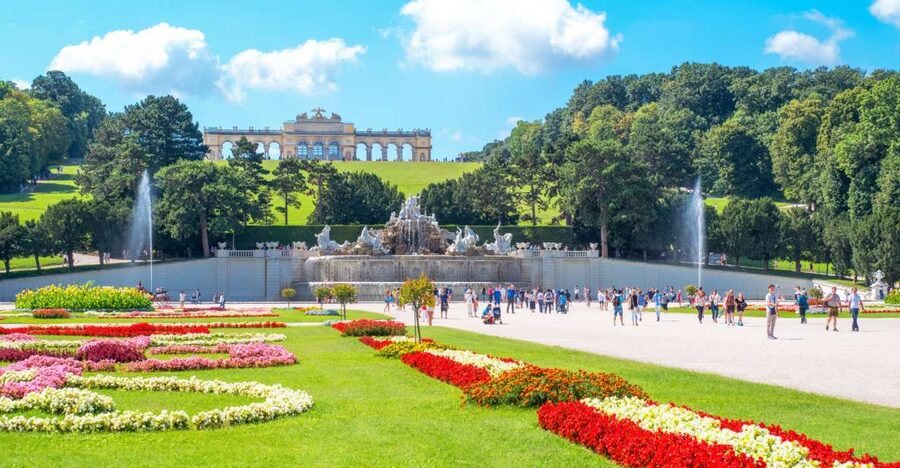 Vienna: Skip-the-Line Schönbrunn Palace & Gardens Tour - Why the partner 22-room route changes the whole Schönbrunn visit