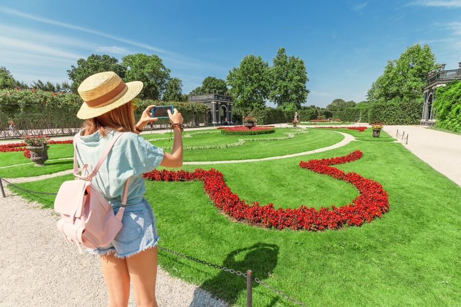 Vienna: Skip-the-Line Schönbrunn Palace & Gardens Tour - Price and 150 minutes: is $76 good value?