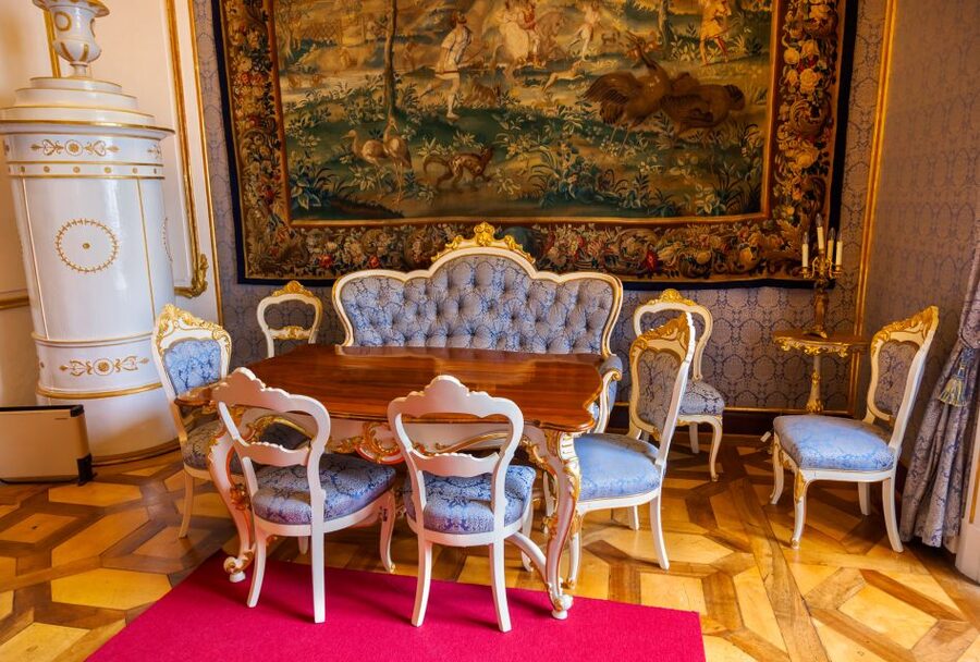 Vienna: Skip-the-Line Schonbrunn Palace Private Tour - Who should book this Schonbrunn private tour?