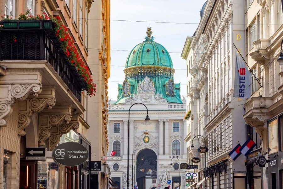 Vienna: Skip-the-Line Sisi Museum, Hofburg and Gardens Tour - Winter vs spring in Burggarten, what changes with the season