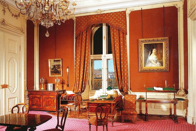 Vienna: Skip-the-Line Ticket to Schonbrunn Palace with AudioGuide - Audio guide in 16 languages: how to use it well