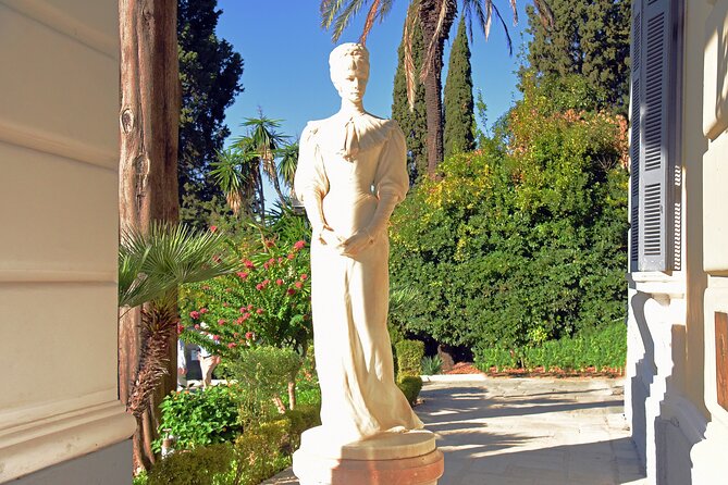 Vienna: Skip-the-Line Ticket to Sisi Museum, Hofburg and Gardens - Audio guide and written descriptions: self-guided, not a live tour
