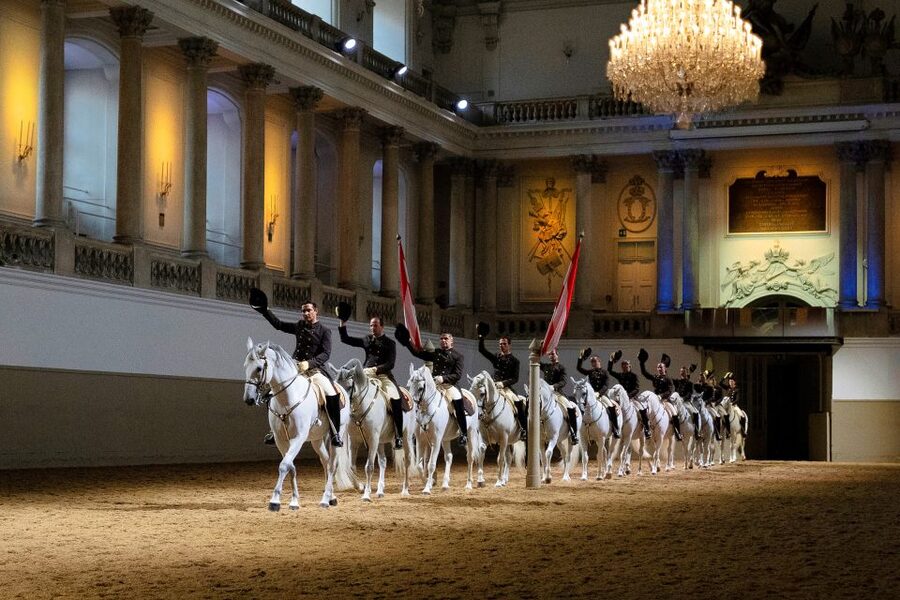 Vienna: Spanish Riding School 45-Minute Performance Show - Key things to know before you go