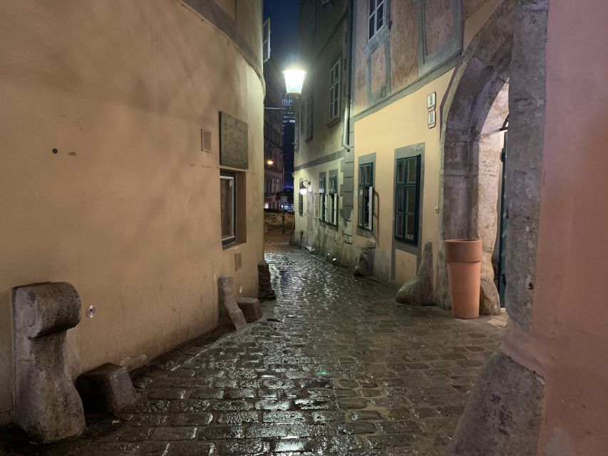 Vienna: Spooky Ghost Tour in English - Historic center alleys and the imperial-night mood