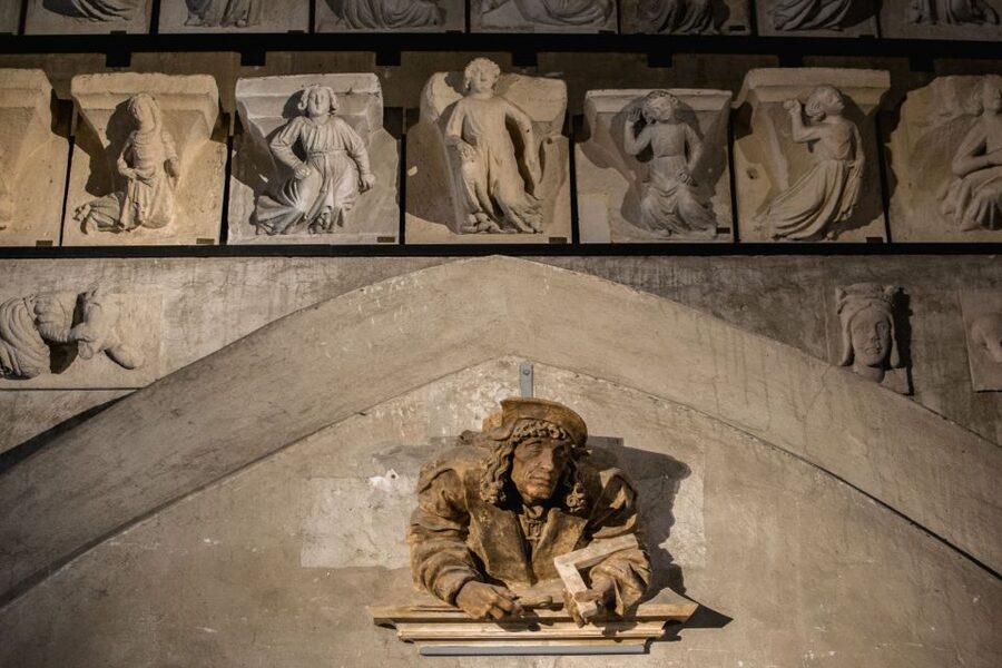 Vienna: St. Stephan's Cathedral Guided Tour - Skip the line, but still plan for walking