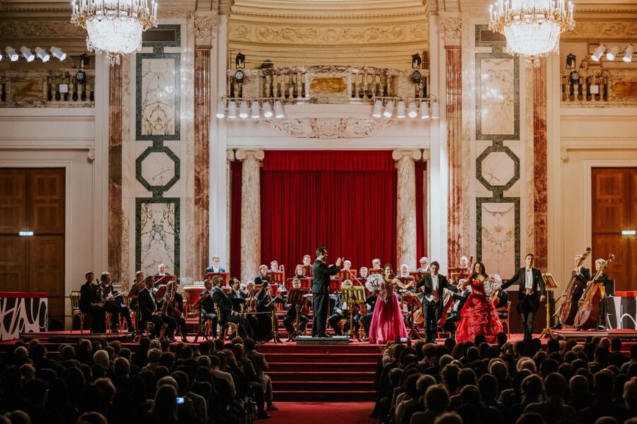 Vienna: Strauss and Mozart Concert at Hofburg Palace - Inside Vienna’s Hofburg: why the room matters