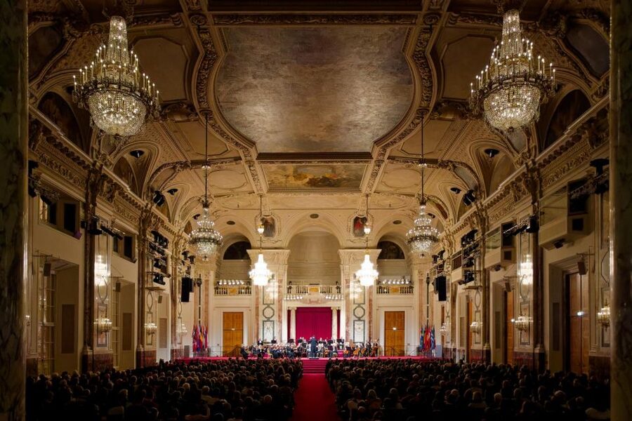 Vienna: Strauss and Mozart Concert at Hofburg Palace - Up to 40 performers: orchestra plus singers plus ballet
