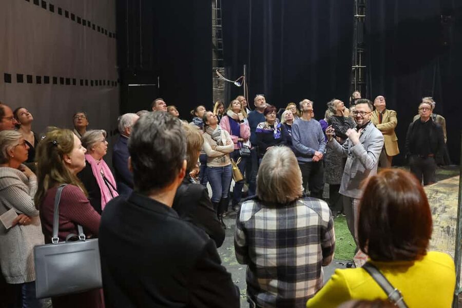 Vienna: Theater an der Wien Backstage Tour - The Heaven foyer and the Naschmarkt balcony view you will remember
