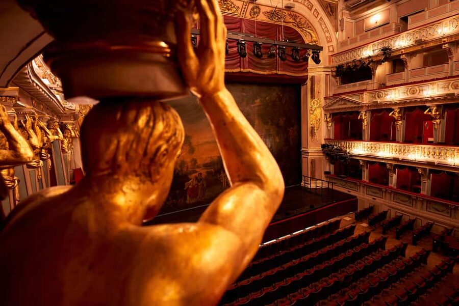 Vienna: Theater an der Wien Backstage Tour - Practical tips that keep the tour smooth (and avoid the common late-arrival problem)