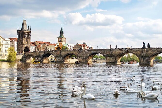 Vienna to Prague: Full-Day Private Tour with Guide and Transfers - The Logistics That Can Make or Break a Full Day