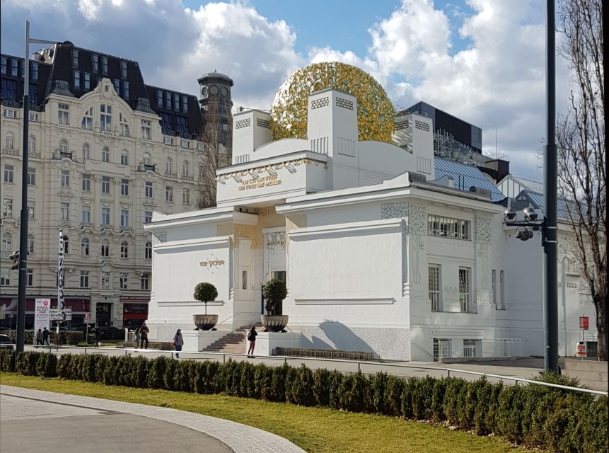 Vienna: Tour of Gustav Klimt's Art in 3 Museums with Tickets - Three museums, one clear story of Klimt