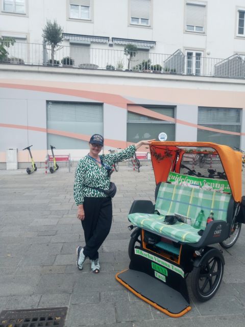 Vienna: Tour RAXI (electric rickshaw) 3 hours in Vienna - Hundertwasser House: eco-architecture you can actually understand