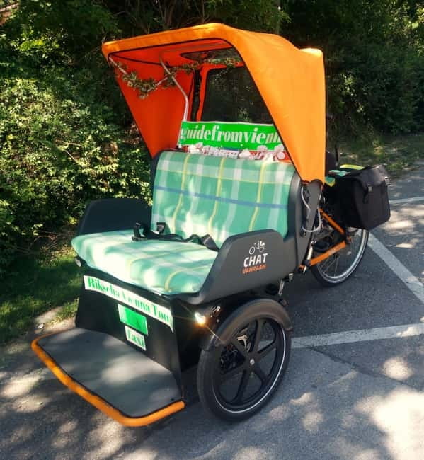 Vienna: Tour with locals in RAXI electric rickshaw - Route flexibility: how the guide makes it feel local