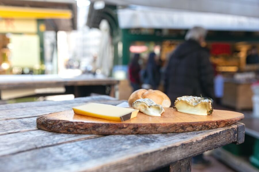 Vienna: Typical Austrian Food Tour with Coffee House Visit - Final meat stop at the butcher: bacon and bone-in ham