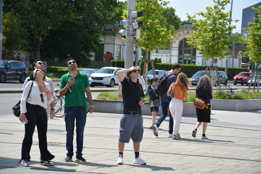 Vienna Urban Art Tour: Explore a different side of Vienna! - Getting Started at Karl-Farkas-Park (1070)