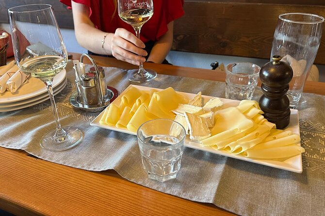 Vienna : Vienna Forest Tour with Underground Lake and Wine Tasting - Gumpoldskirchen wine bar tasting: 3 wines and snacks, no winery tour
